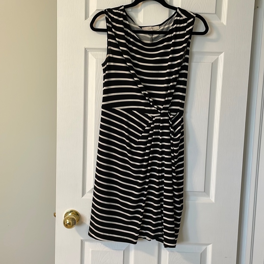 Stretchy back and white strip LOFT Sz S dress to just above knee length NWOT